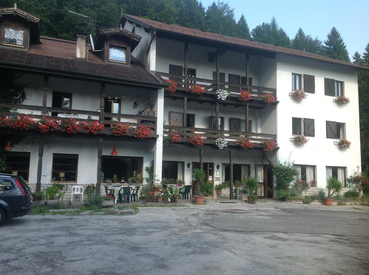 Albergo Club21 Lavarone Exterior photo